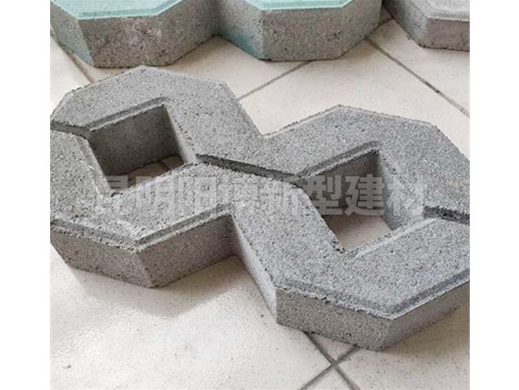 云南八字植草磚鋪設(shè)時(shí)有哪些需要注意的事項(xiàng)呢？